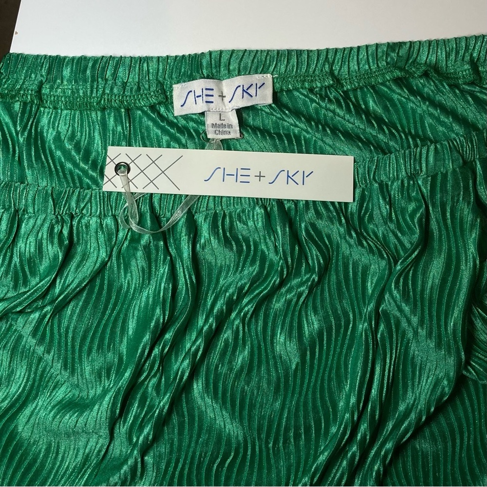 She + Sky Vibrant Green Off-Shoulder Blouse - Picture 6 of 6